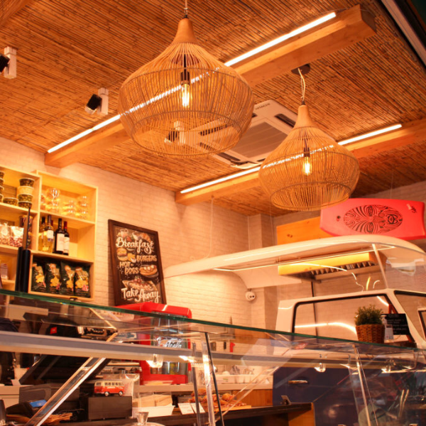 proyecto-de-iluminacion-personalizado-platos-preparados iluminación para take away zona de mostrador