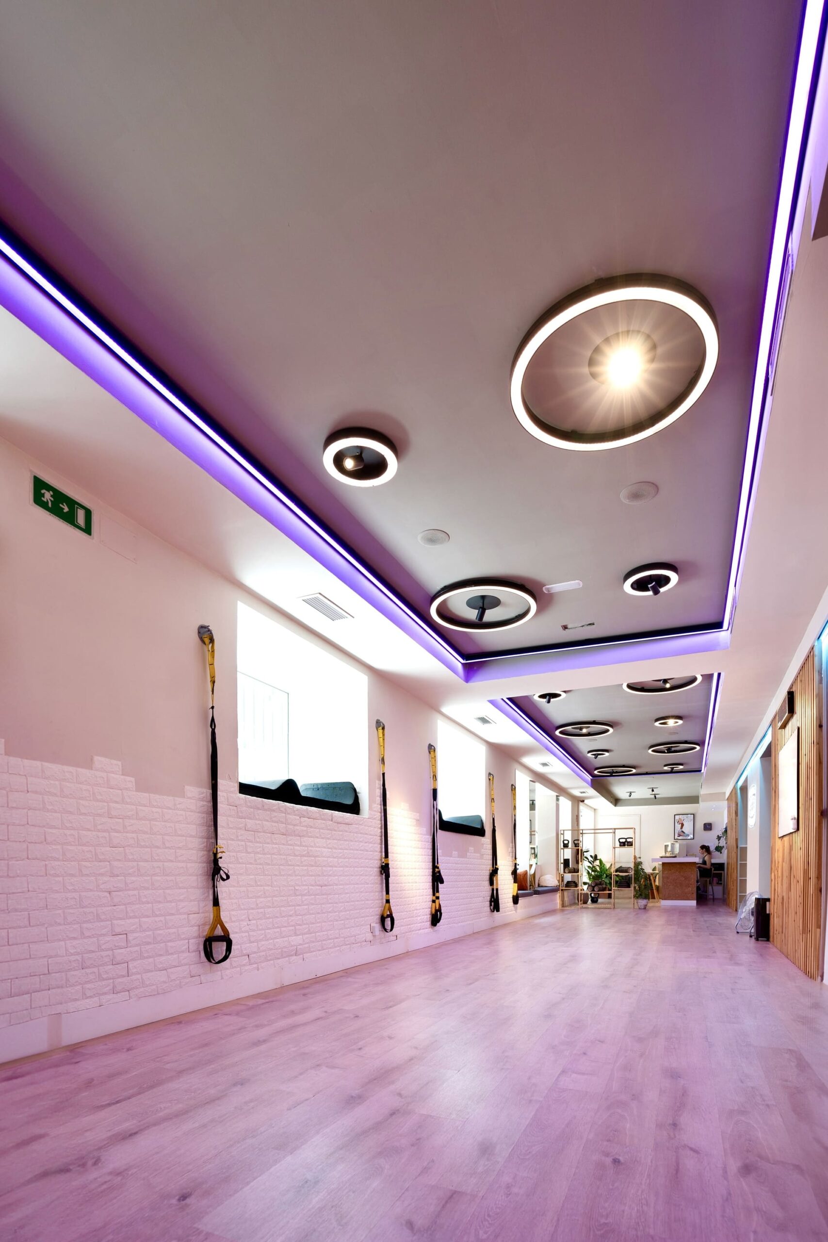 Gimnasio Reset con iluminación LED regulable