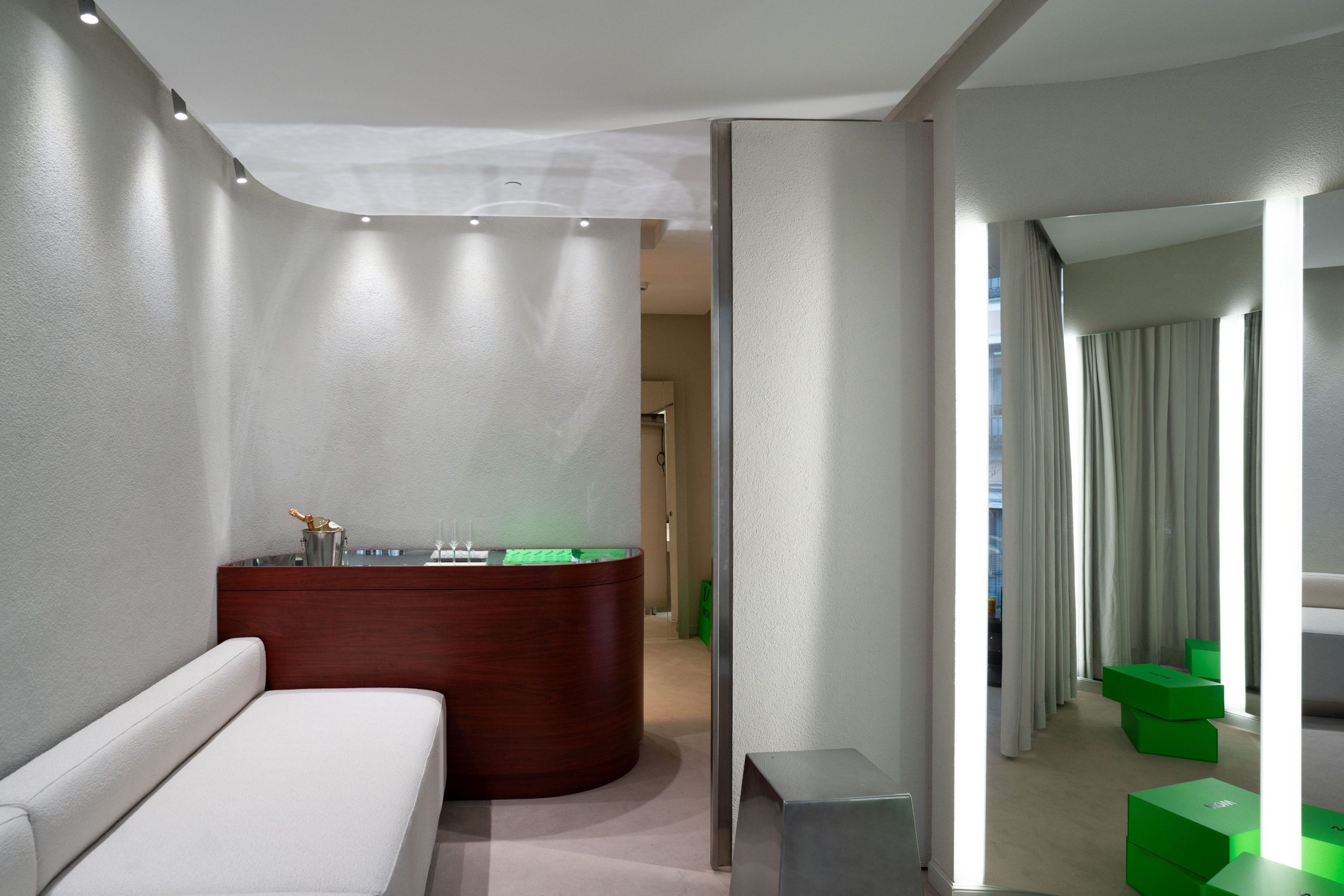 iluminacion farmacias estantes