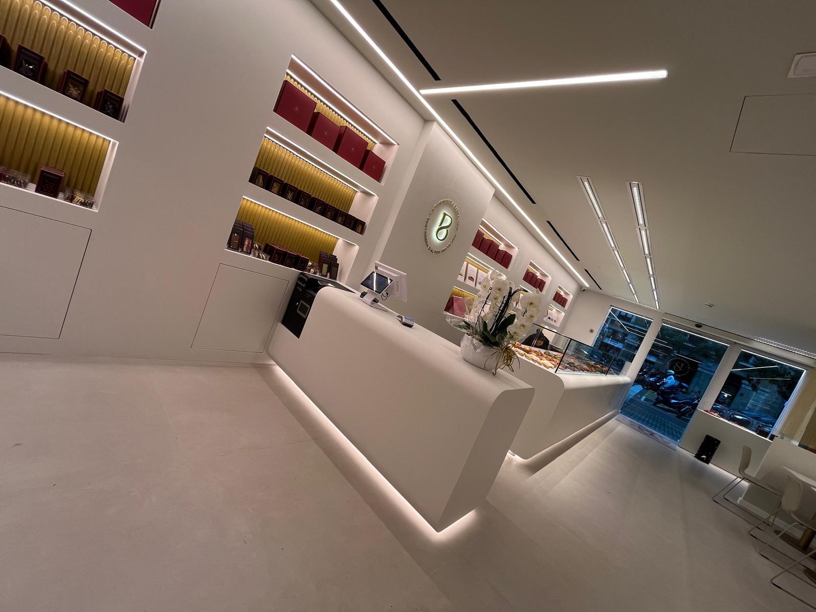 Lineales LED cafetería