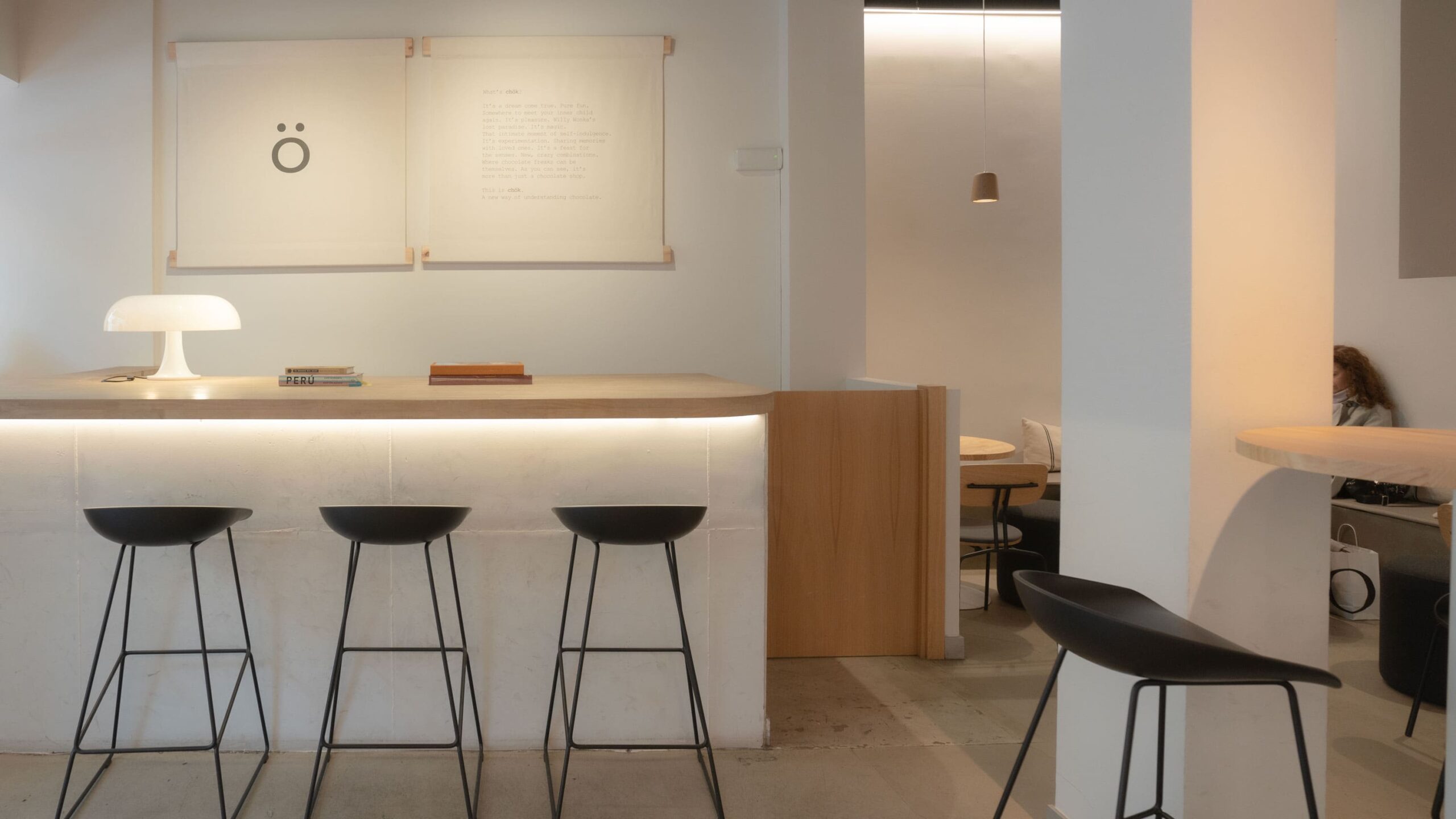 Tendencias de iluminación para cafeterías 2026-2027 | Luzco iluminacion