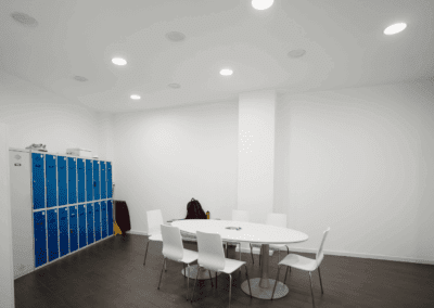 Iluminación comedor clínica dental holmex