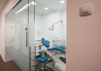 Iluminación gabinete dental clínica holmex