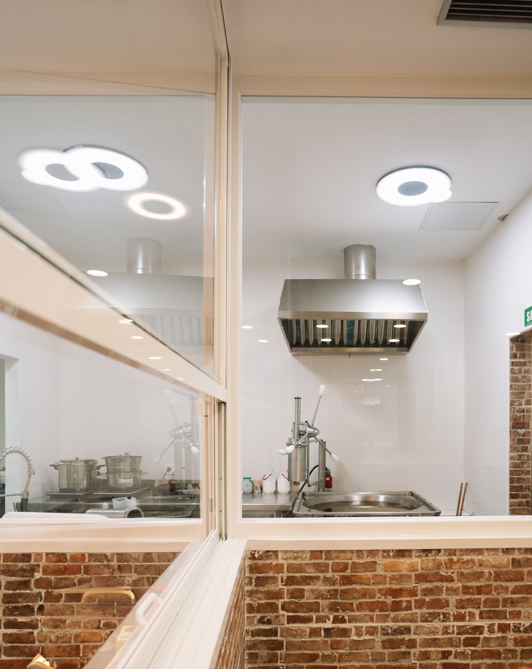 Focos tecnicos iluminación cocina churreria