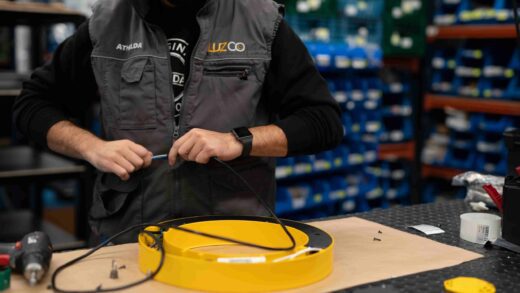 Fabricacion-de-luminarias-a-medida-Luzco Fabrica-Luzco-iluminacion-montador