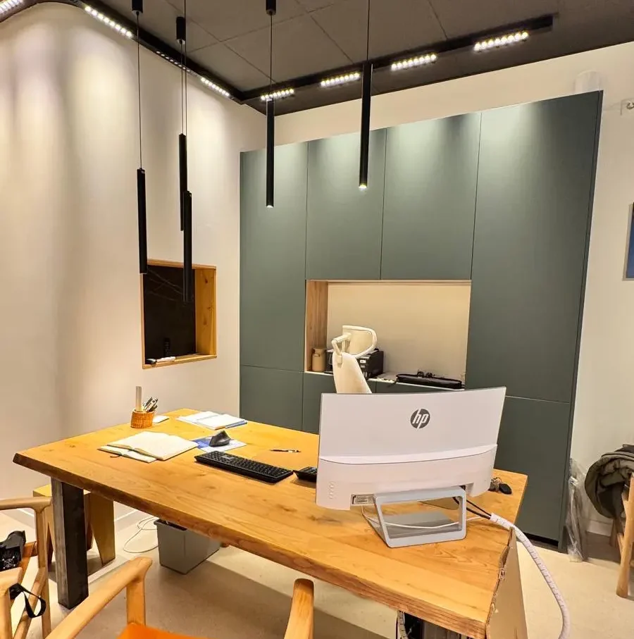 V50 blm showroom cocinas