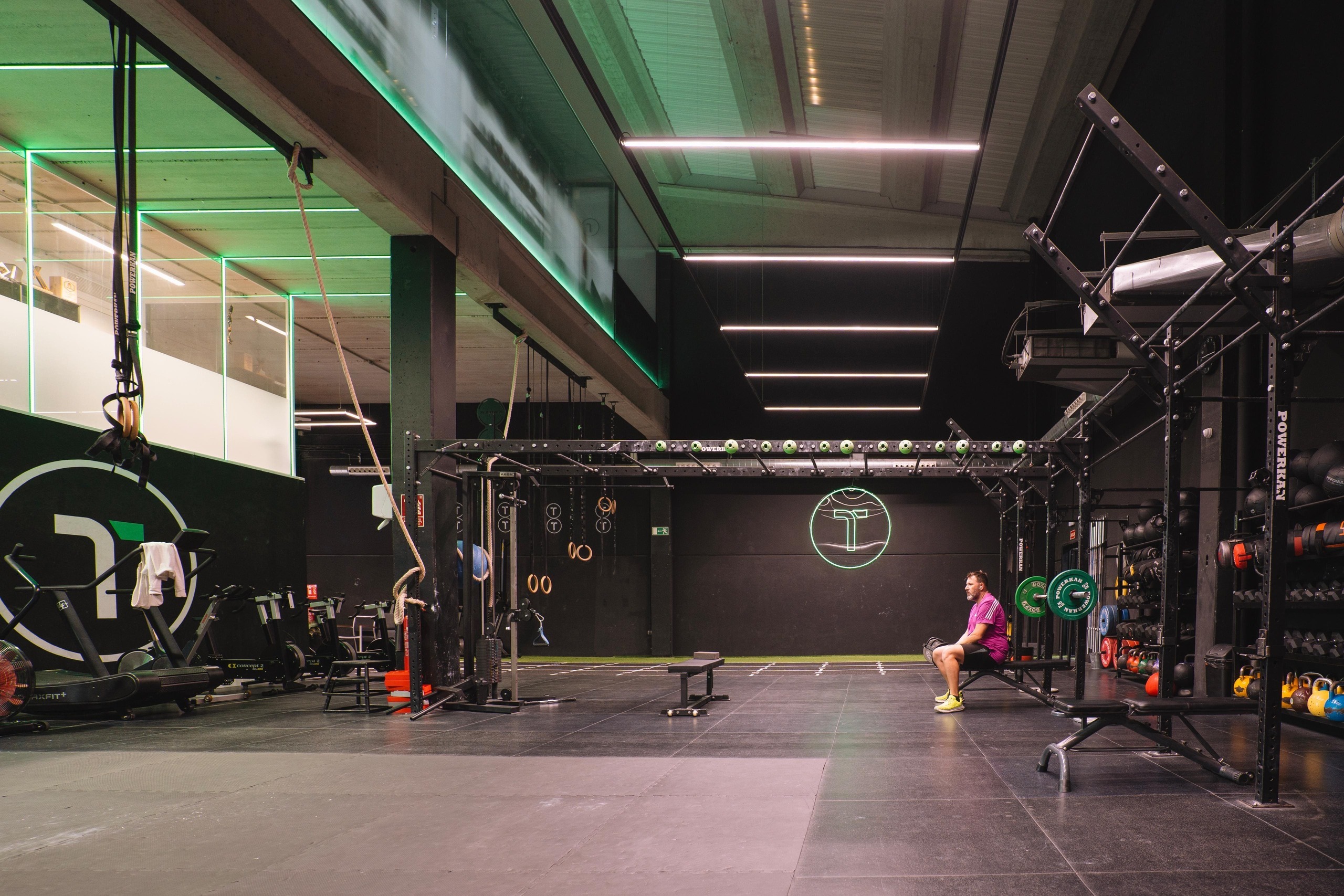 Iluminación para box de crossfit