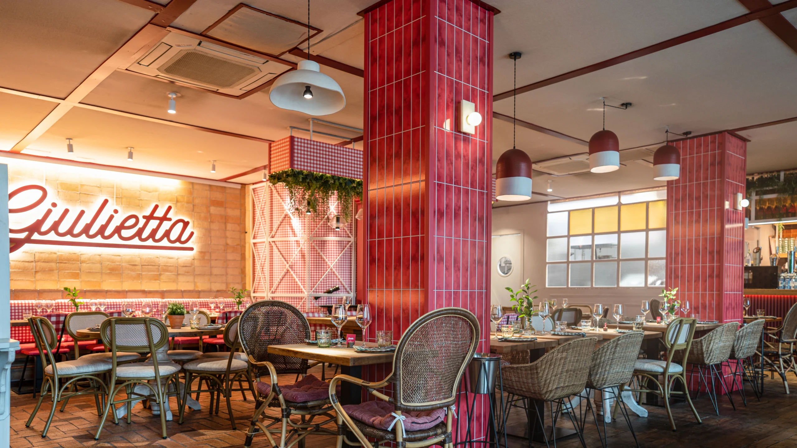 Adaptacion a campana retrofit rft p200 cl15 quartz rotulo letrero retroiluminado restaurante giulietta
