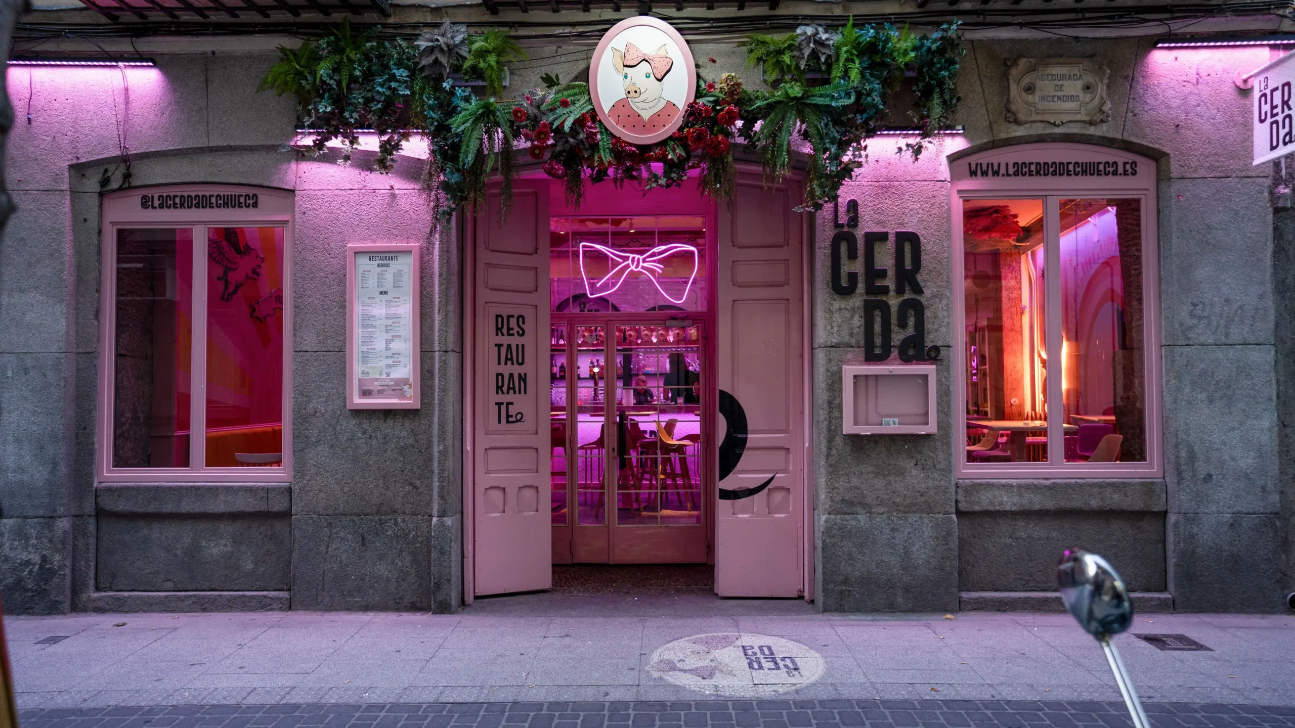 Tendencias Iluminación para Restaurantes 2026-2027: Domótica y Diseño