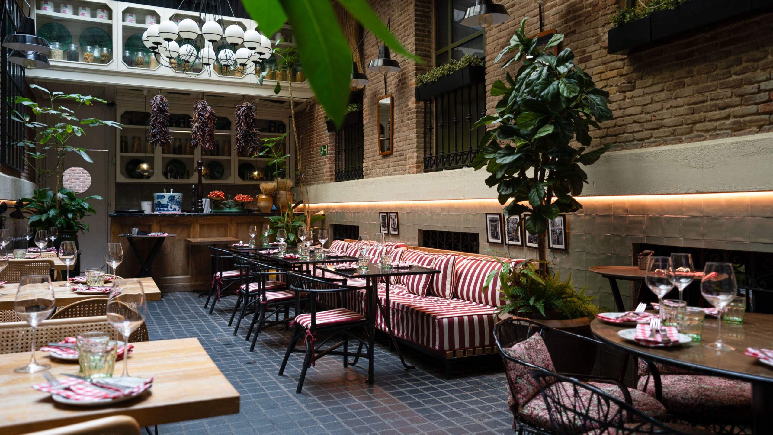 Tendencias Iluminación para Restaurantes 2026-2027: Domótica y Diseño
