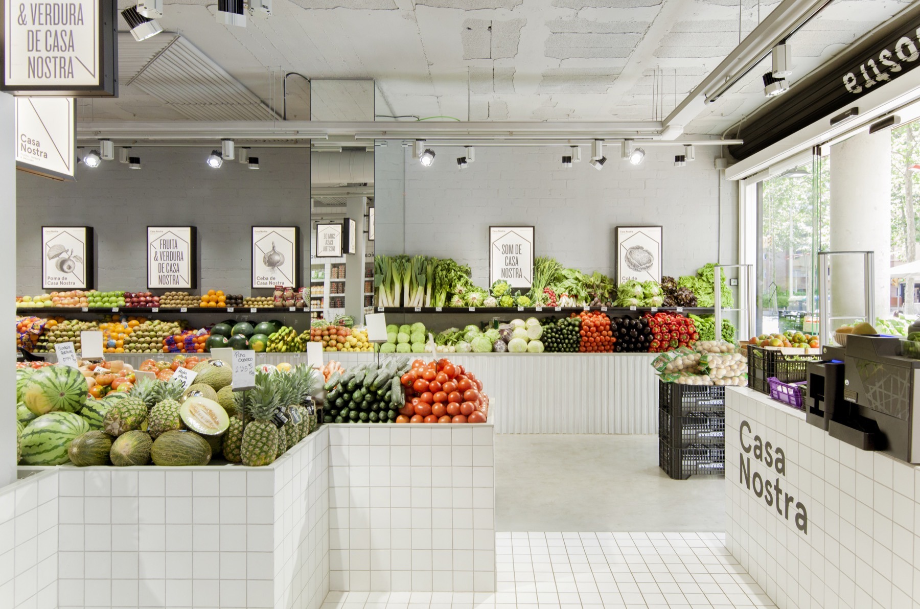 Iluminación frutería estilo industrial