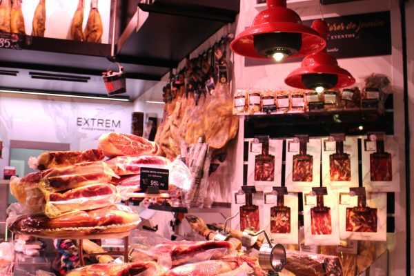 iluminacion-empanadas-charcuteria-k.jpg iluminacion-empanadas-charcuteria-k.jpg